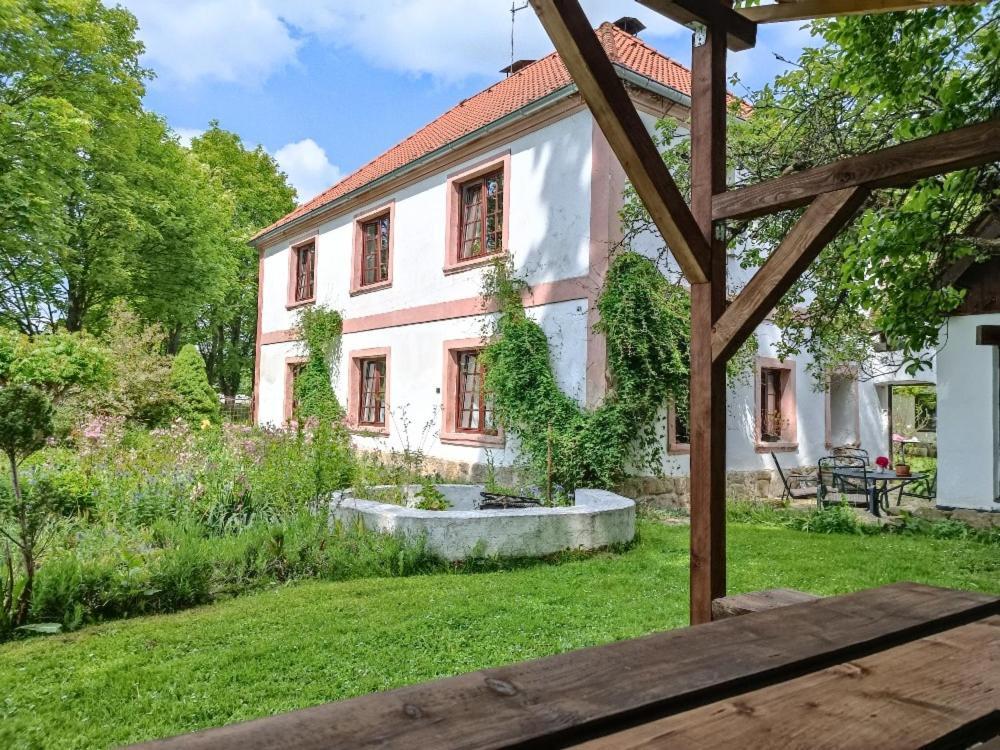 Ubytovani Pod Jilmem Zumberk Exteriör bild